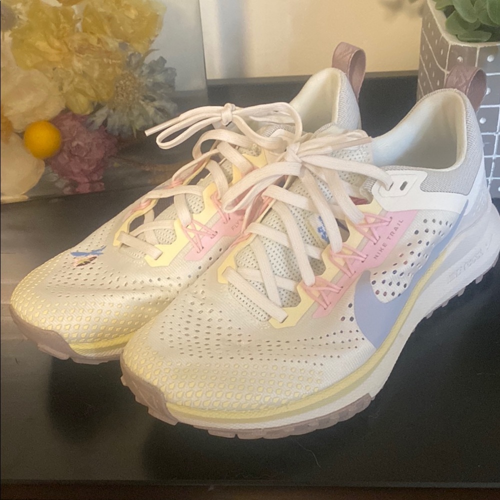 Nike Women's Multicolor Running Shoes